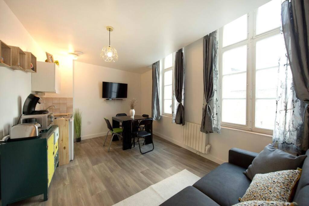 Le Castille Centre Gare Wifi Et Parking Gratuit Apartment